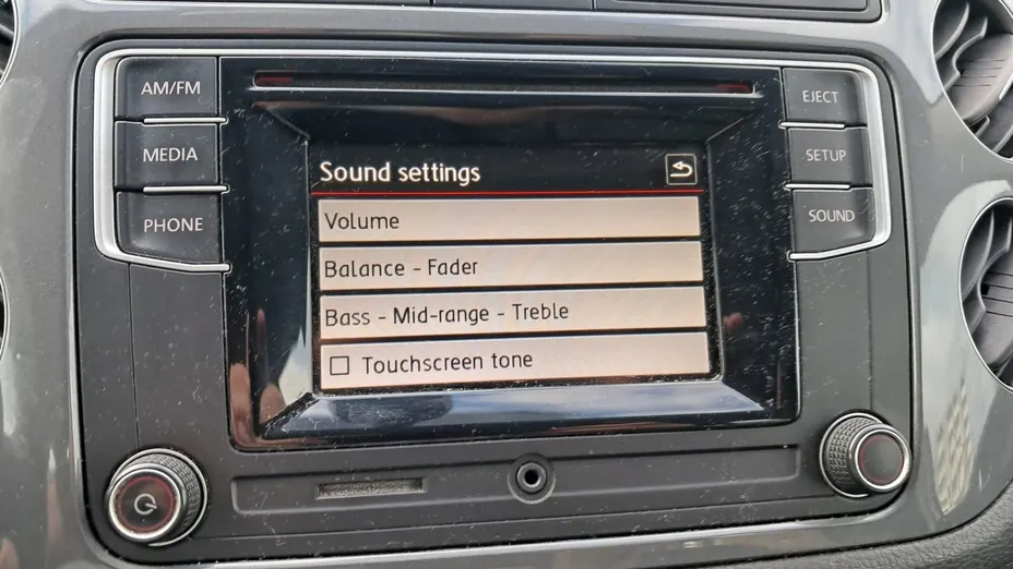 VOLKSWAGEN Tiguan -