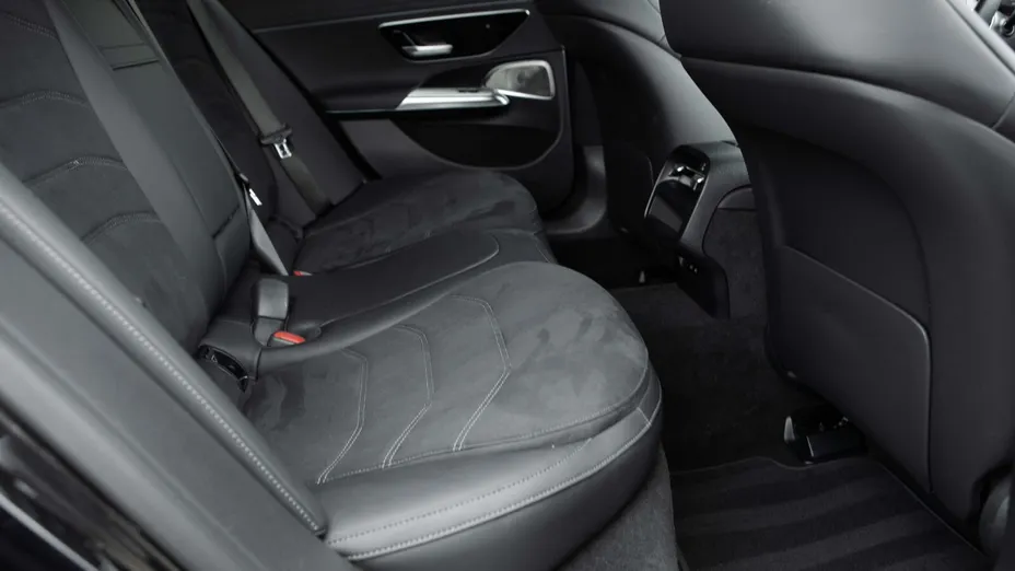 MERCEDES-BENZ E Klasa E 220 d mHEV 4-Matic AMG 9G-Tronic
