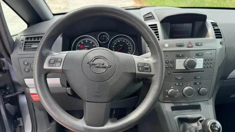 OPEL Zafira -