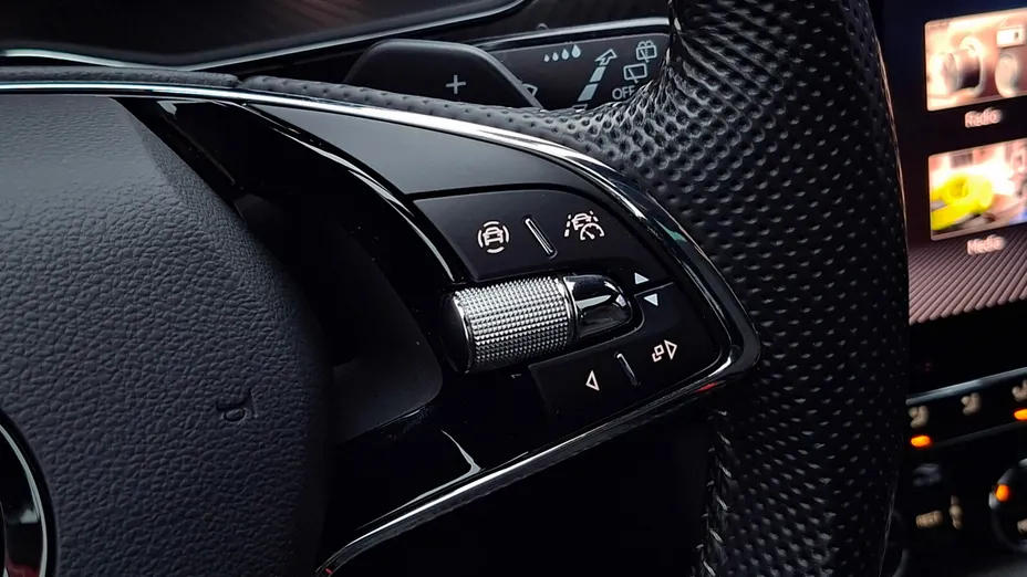 SKODA Superb Superb 2.0 TDI SCR Sportline DSG