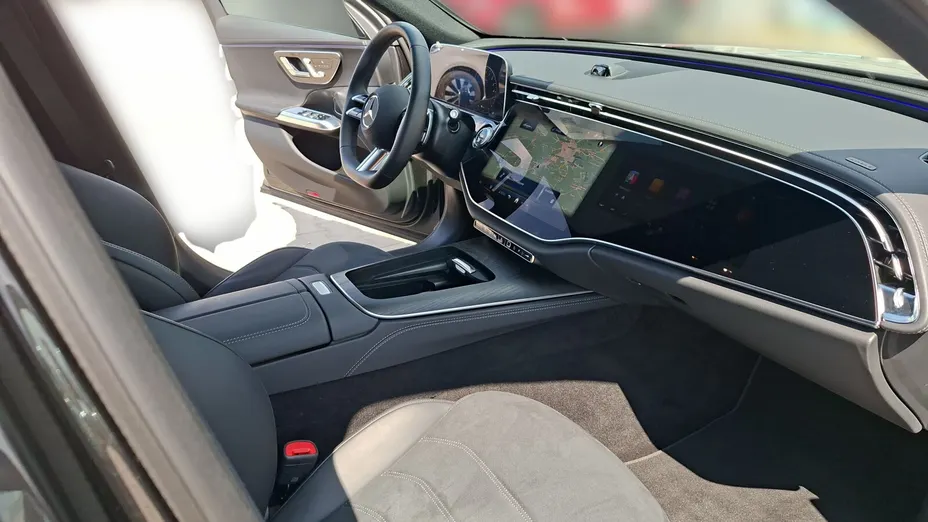 MERCEDES-BENZ E Klasa E 300 de PHEV 4-Matic AMG 9G-Tronic