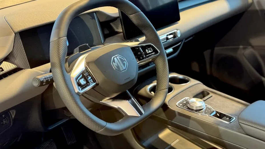 MG MGS5 MGS5 49kWh Standard Range RWD Excite Nowy