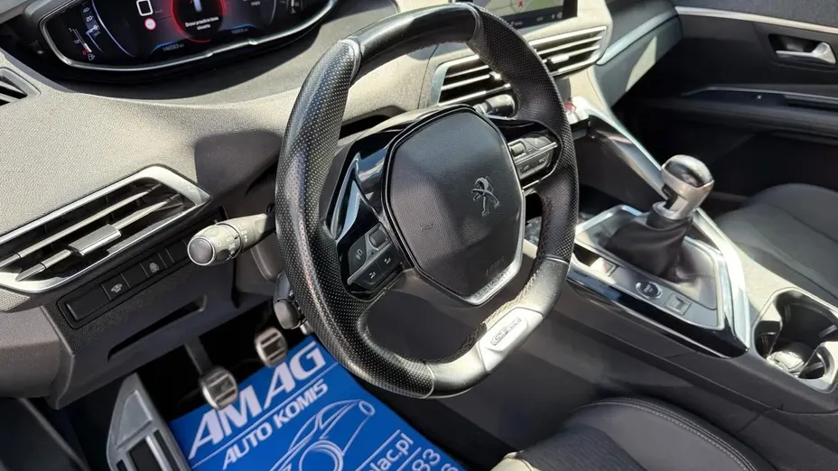 PEUGEOT 3008 -
