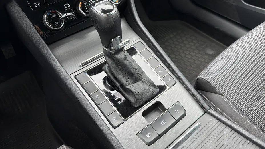 SKODA Superb Superb 2.0 TSI Style DSG