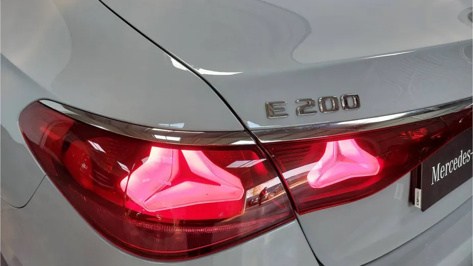 MERCEDES-BENZ E Klasa E 200 mHEV Avantgarde 9G-Tronic