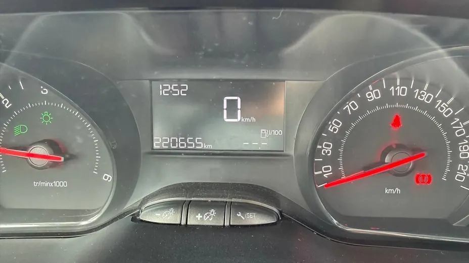 PEUGEOT 208 208 1.4 HDi Active