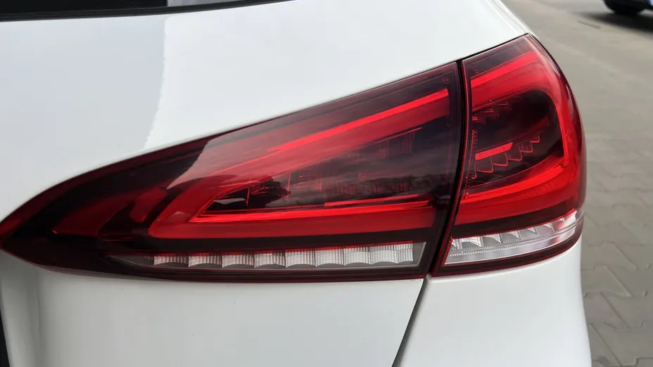 MERCEDES-BENZ A Klasa A 180 AMG Line 7G-DCT