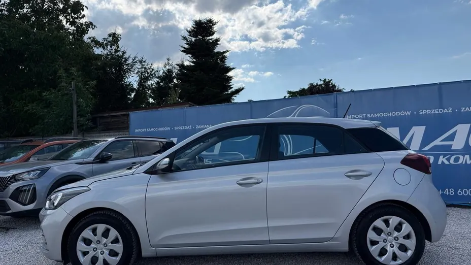 HYUNDAI i20 -