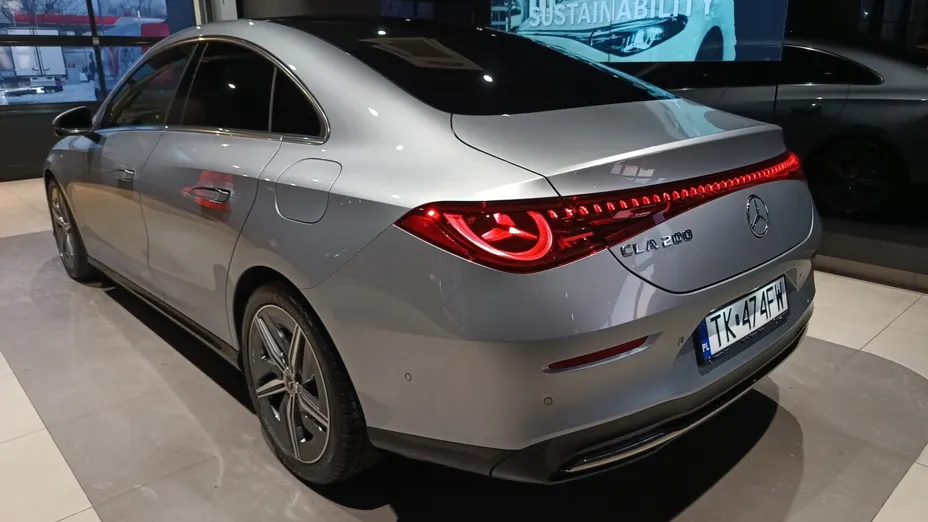 MERCEDES-BENZ CLA -
