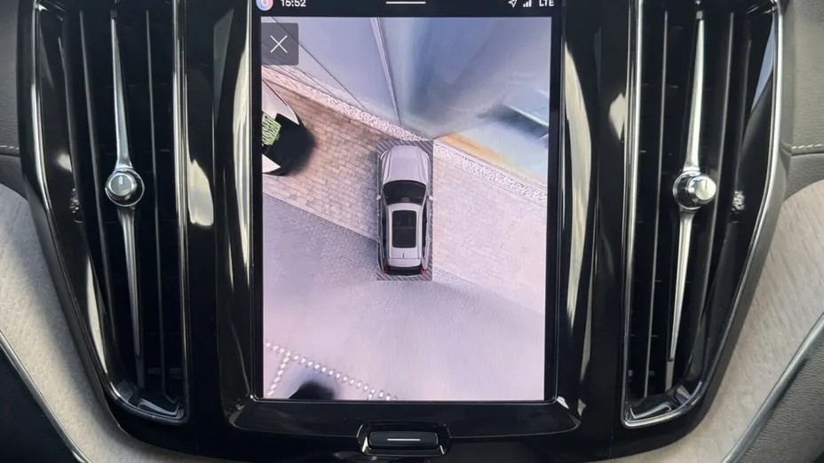 VOLVO XC60 XC60 T6 Plug-In Hybrid AWD Ultra Bright aut