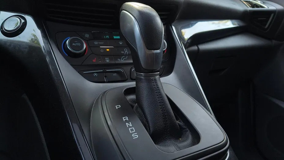 FORD Kuga -