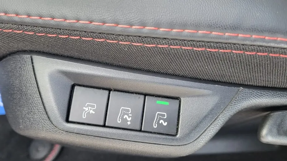PEUGEOT 308 -