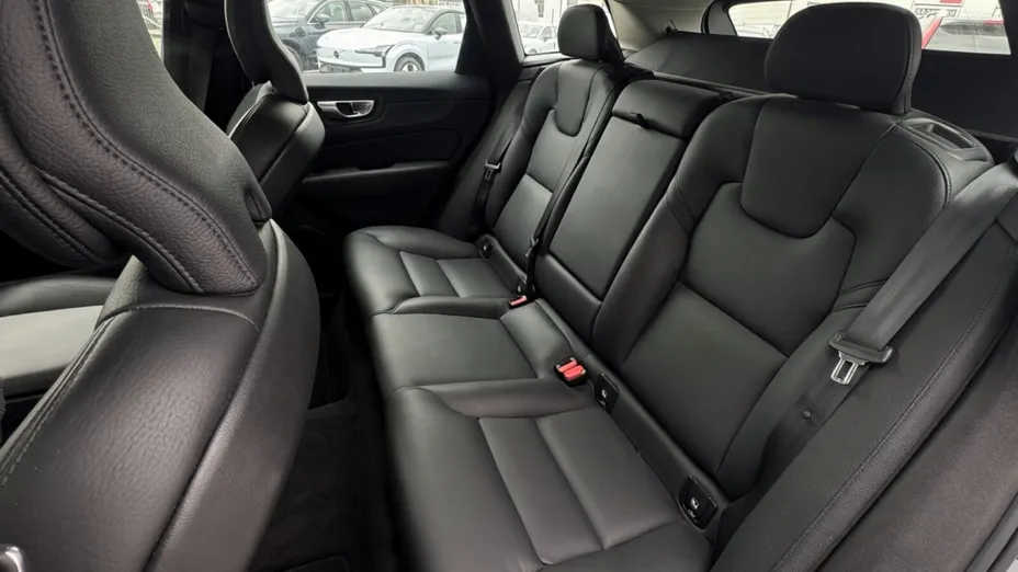 VOLVO XC60 XC60 B4 B Plus Dark aut