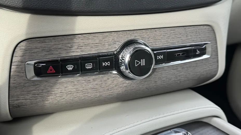 VOLVO XC60 XC60 B4 D AWD Plus Bright aut