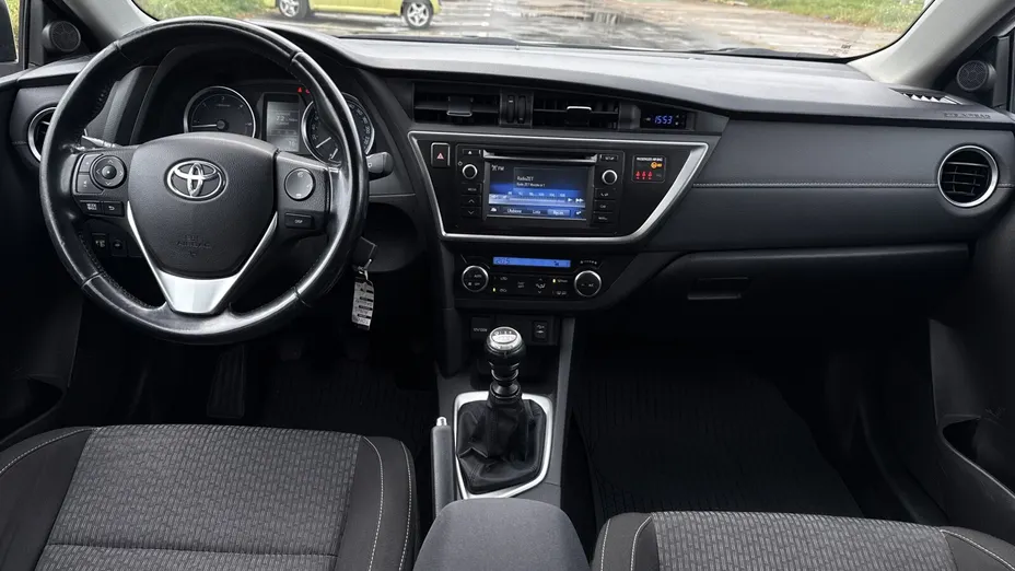 TOYOTA Auris Auris 2.0 D-4D Dynamic