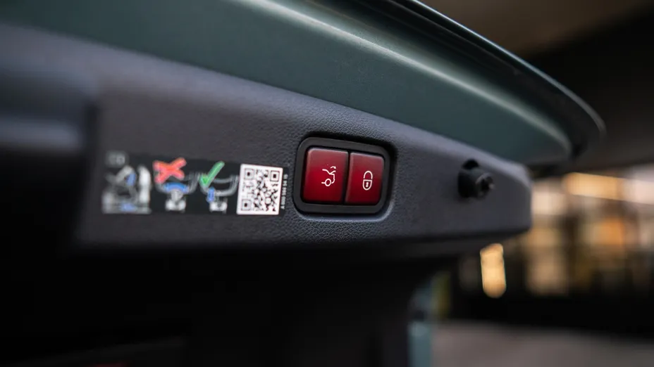 MERCEDES-BENZ E Klasa E 220 d mHEV 4-Matic AMG 9G-Tronic