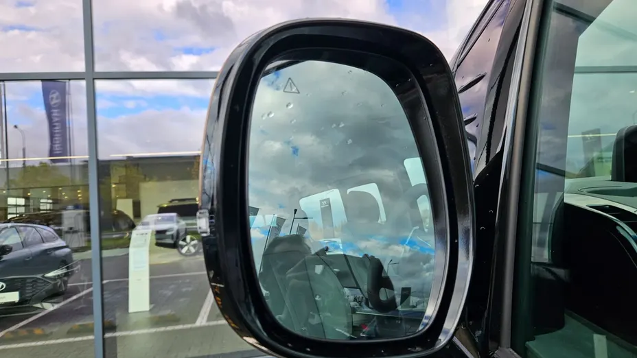 HYUNDAI Staria Staria 1.6 T-GDI HEV Luxury aut