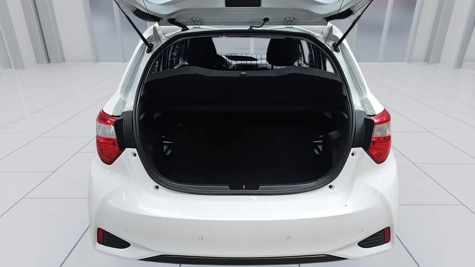 TOYOTA Yaris Yaris 1.5 Active