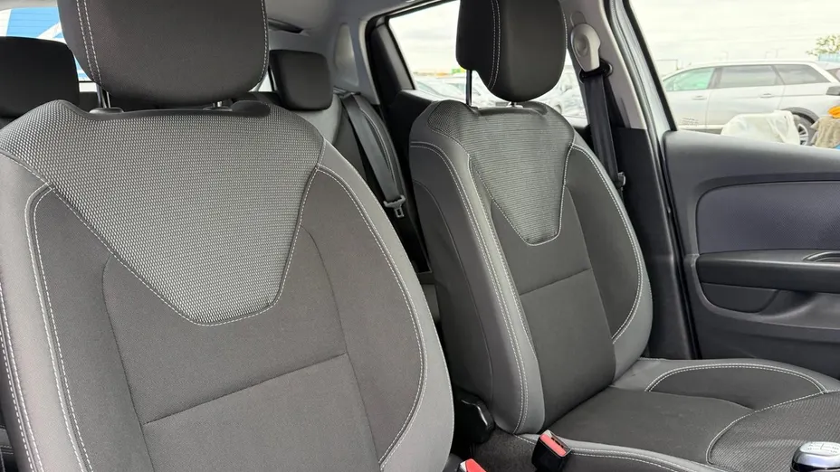 RENAULT Clio -