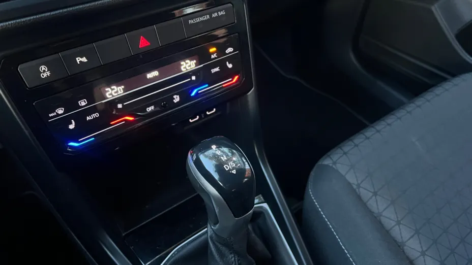 VOLKSWAGEN T-Cross -