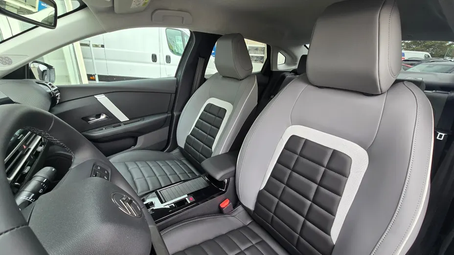 CITROEN C4 X C4 X 1.2 mHEV Max eDCT6 Nowy