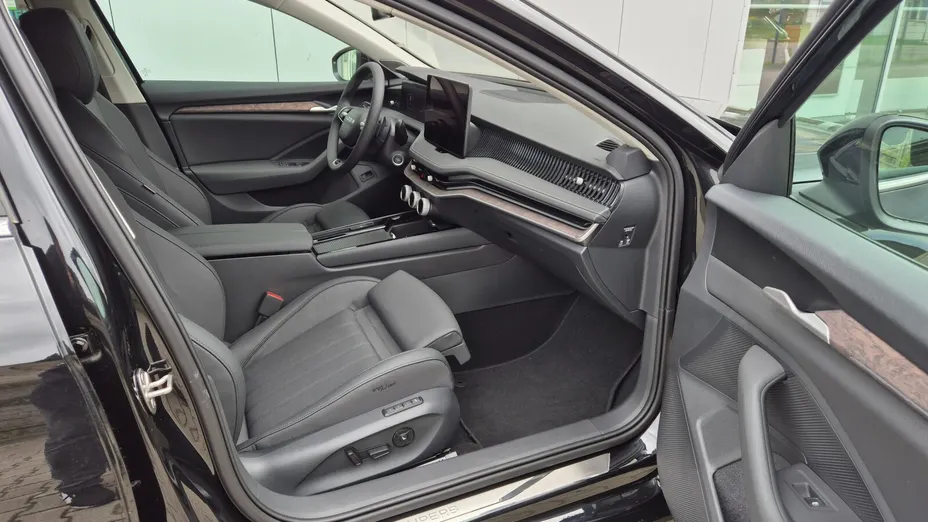 SKODA Superb Superb 2.0 TDI SCR 4x4 L&K DSG Nowy