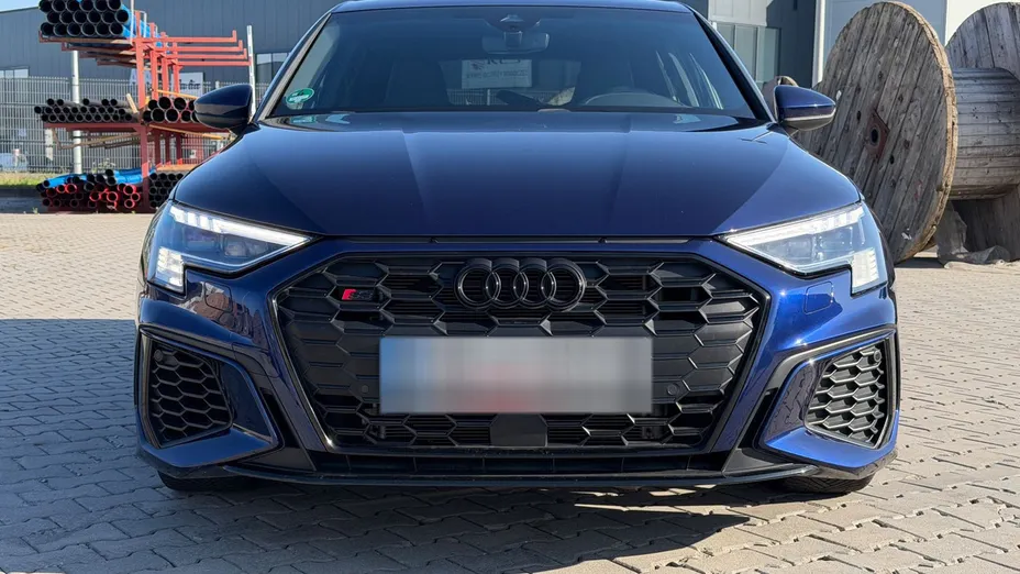 AUDI S3 -