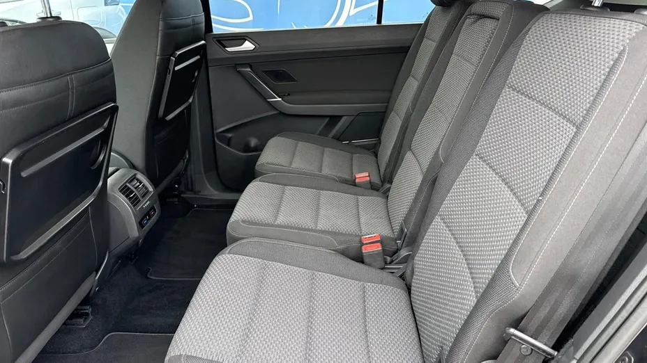 VOLKSWAGEN Touran -