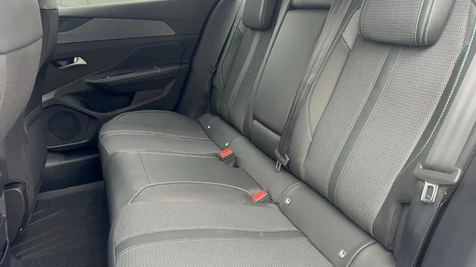 PEUGEOT 408 408 1.2 PureTech mHEV Business S&S e-DSC6 Nowy