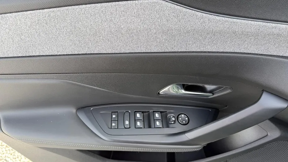 PEUGEOT 308 -
