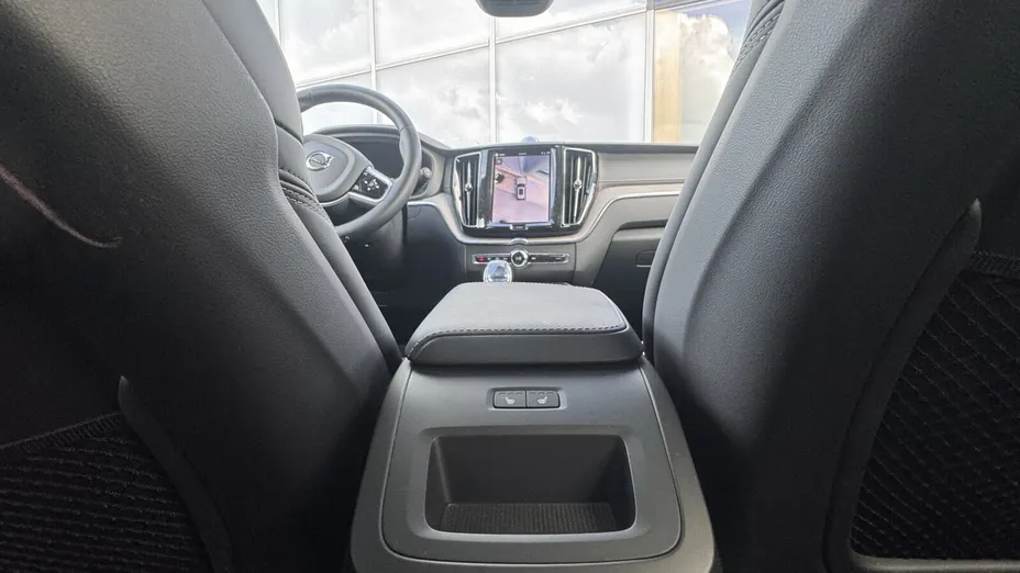 VOLVO XC60 XC60 T6 Plug-In Hybrid AWD Ultra Bright aut