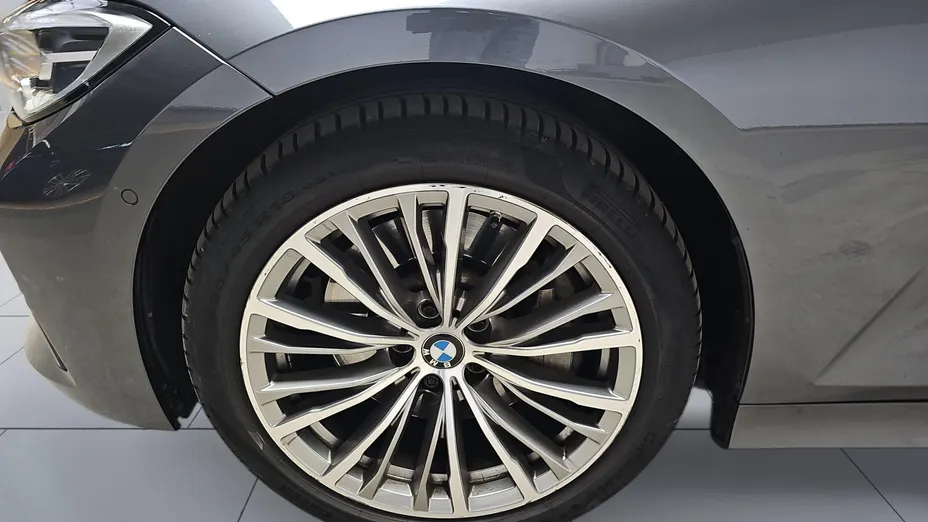 BMW Seria 3 330i xDrive aut