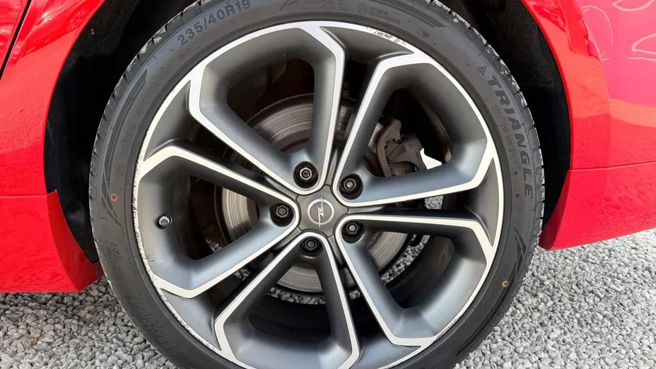 OPEL Zafira -