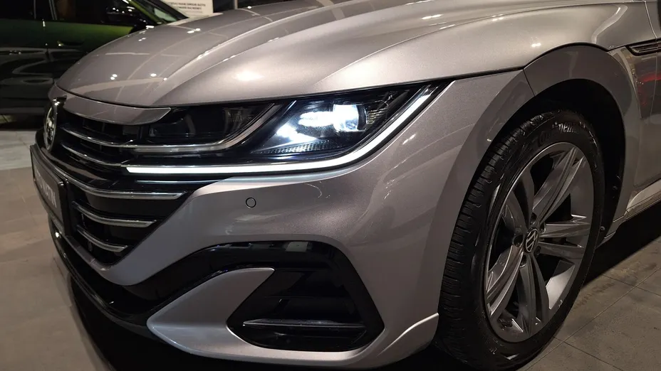 VOLKSWAGEN Arteon Arteon 2.0 TSI R-Line DSG