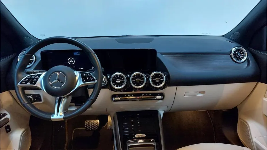 MERCEDES-BENZ GLA GLA 200 d Progressive 8G-DCT