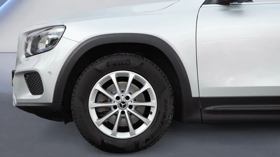 MERCEDES-BENZ GLB GLB 180 7G-DCT