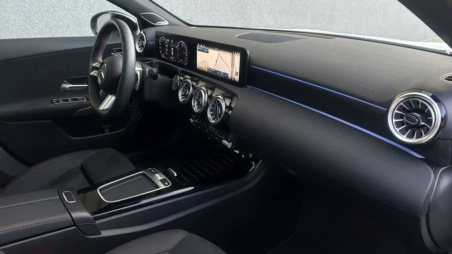 MERCEDES-BENZ A Klasa A 250 e PHEV AMG Line 8G-DCT