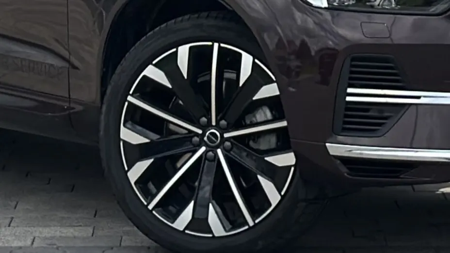 VOLVO XC60 XC60 T8 Plug-In Hybrid AWD Ultra Bright aut