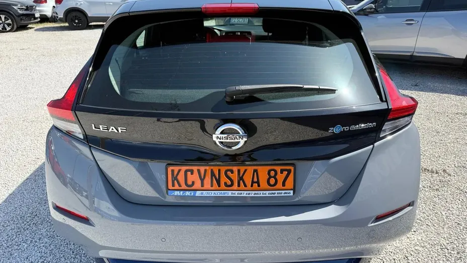 NISSAN Leaf -