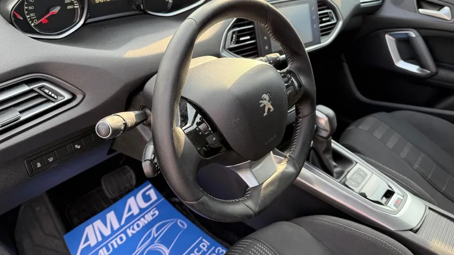 PEUGEOT 308 -