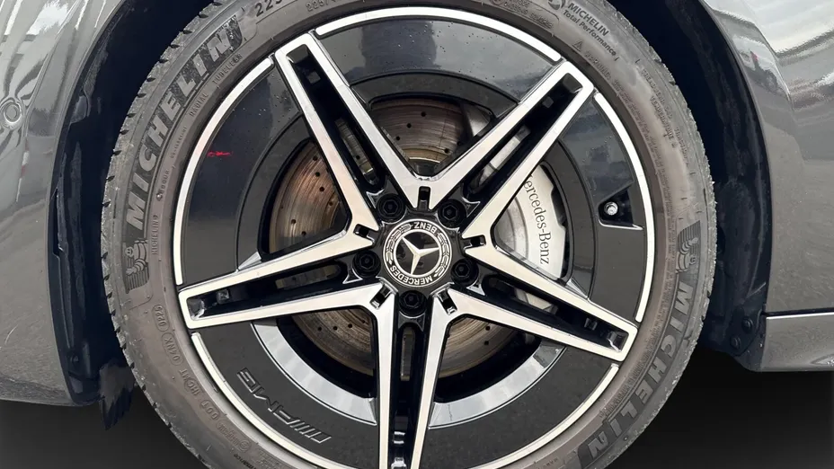 MERCEDES-BENZ C Klasa C 220 d mHEV 4-Matic AMG