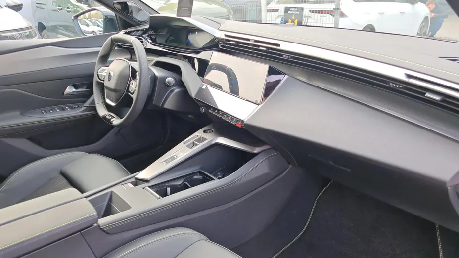 PEUGEOT 408 408 1.6 Plug-In Hybrid 225 GT Exclusive e-DCS7 Nowy