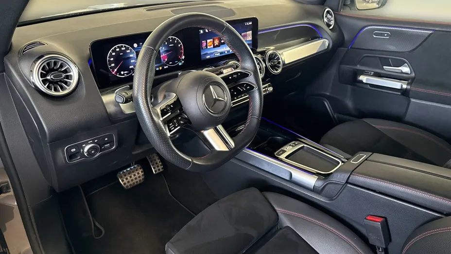MERCEDES-BENZ GLB GLB 200 mHEV AMG Line 7G-DCT