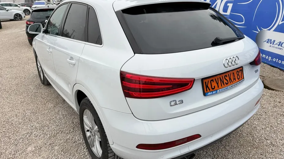 AUDI Q3 -
