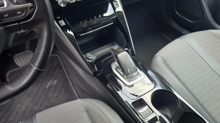 PEUGEOT 2008 2008 1.2 PureTech Allure S&S EAT8