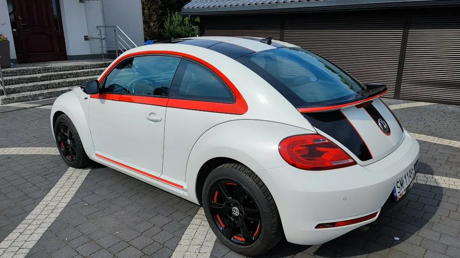 VOLKSWAGEN Beetle -