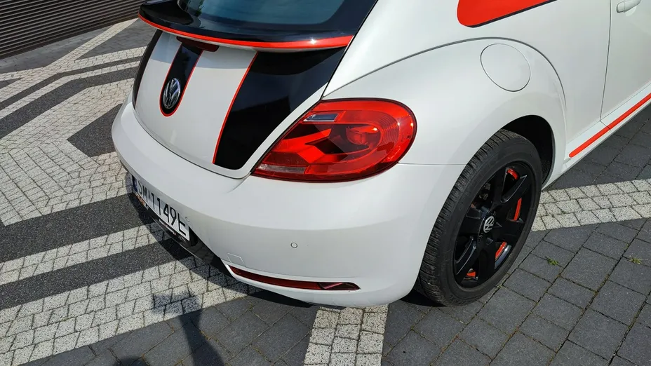 VOLKSWAGEN Beetle -