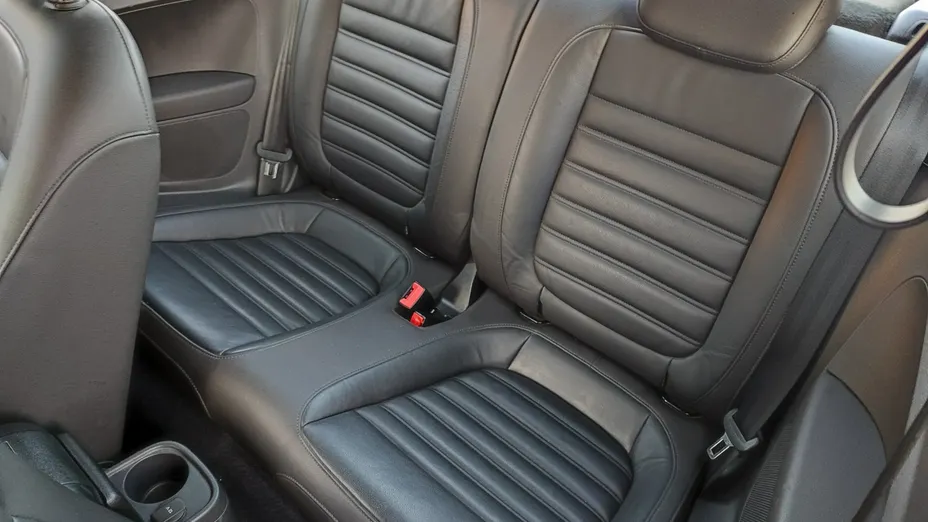 VOLKSWAGEN Beetle -