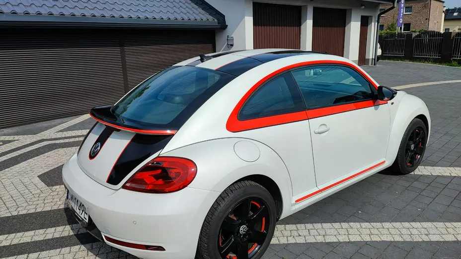 VOLKSWAGEN Beetle -