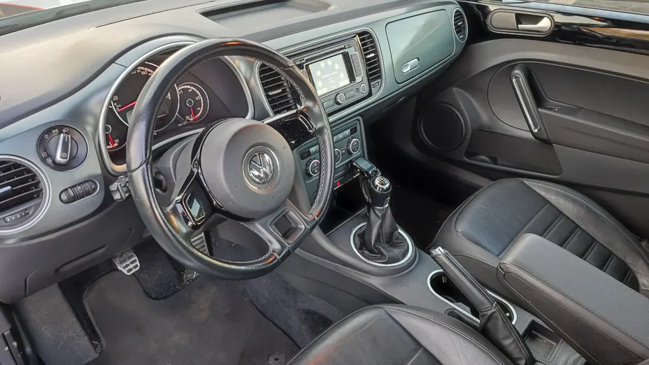 VOLKSWAGEN Beetle -